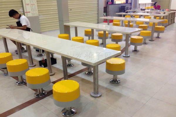 美食广场固定式餐桌椅案例