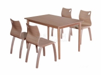 实木餐桌搭配弯曲木西餐椅