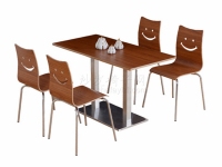 防火板桌子搭配笑脸曲木椅