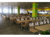 广东技师学院三楼餐厅桌椅