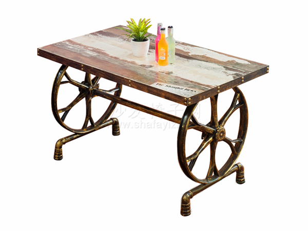 车轮脚怀旧复古风主题餐桌