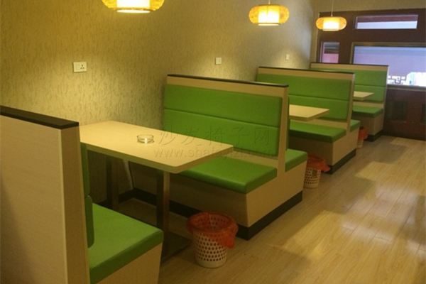 快餐厅板式卡座沙发和桌子