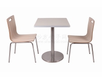 铝合金封边餐桌配曲木餐椅