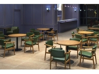 北欧风格西餐厅桌椅实拍图